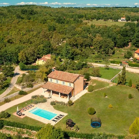 Primavera With Pool By Guide Grožnjan