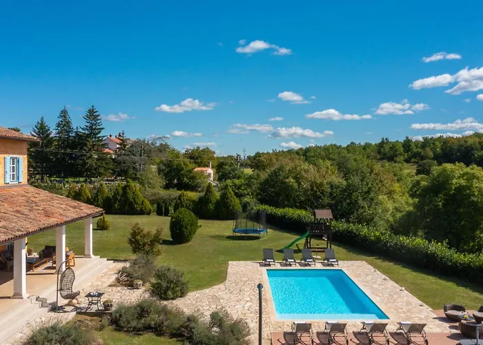 Primavera With Pool By Guide Grožnjan
